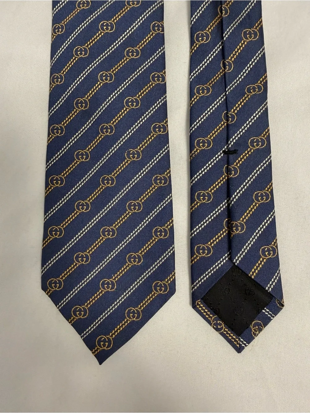 Gucci Navy Blue GG Stripe Silk Tie (NEW, NEVER WORN)